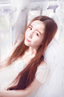 美女接吻男人